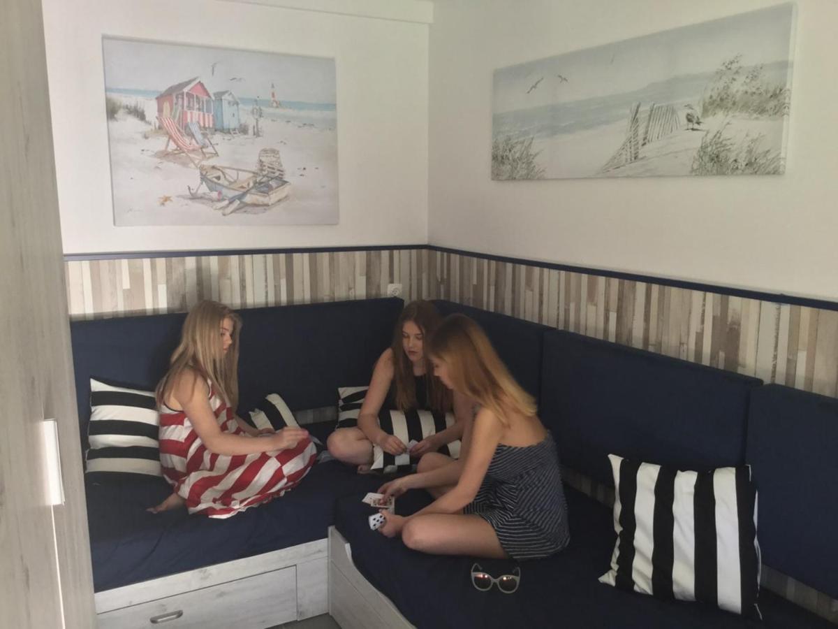 Vila Letnisko Dębki Exteriér fotografie